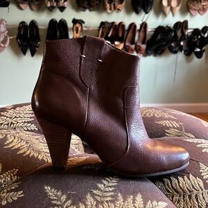 Nine West brown leather  modern country boots